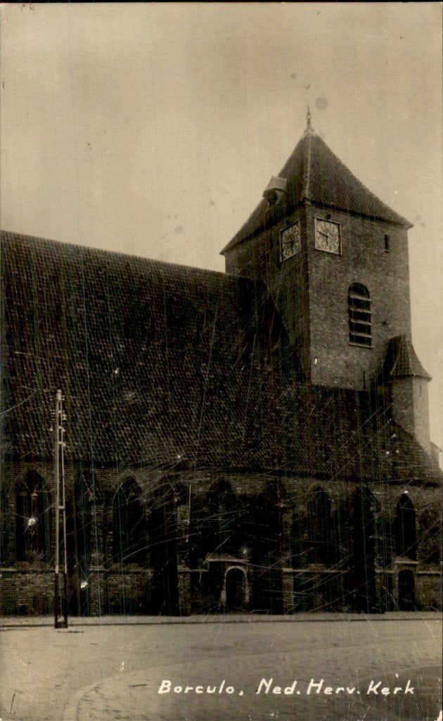 Borculo - Ned. Herv. Kerk - Zijkant met toren, Ophalen of Verzenden, 1920 tot 1940, Gelopen, Gelderland