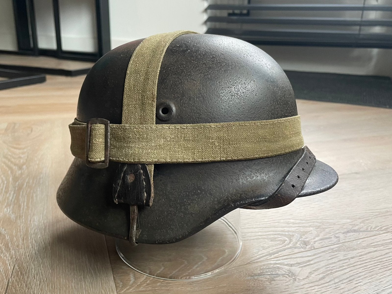 Duitse M40 WH ND helm, Slag om Arnhem, Ophalen of Verzenden, Landmacht, Duitsland, Helm of Baret