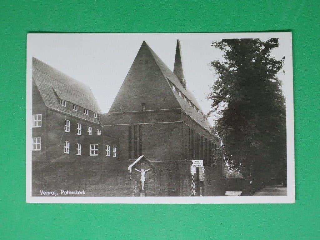 Venray Paterskerk, Verzamelen, Ansichtkaarten | Nederland, Ophalen of Verzenden, 1940 tot 1960, Gelopen, Limburg