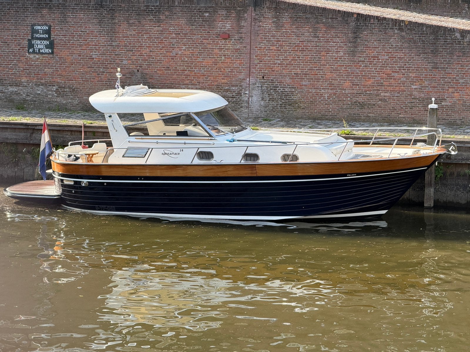 Apreamare 38 11 Volvo Penta D6 2007 Schroefassen, Watersport en Boten, Motorboten en Motorjachten, 11 m, Zo goed als nieuw, Polyester