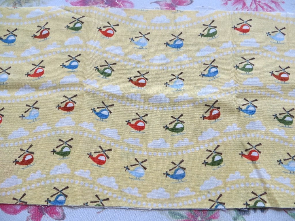 stof/geel/katoen/patchwork/quilts/Helikopter, Geel, Nieuw, Ophalen of Verzenden, Katoen