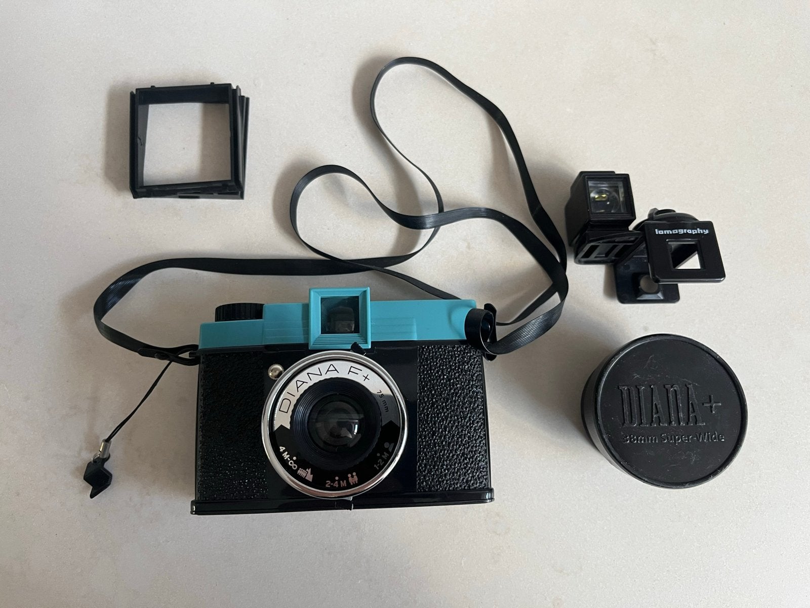 Lomography Diana F+ camera met accessoires en tas, Ophalen of Verzenden, Zo goed als nieuw, Compact, Overige Merken