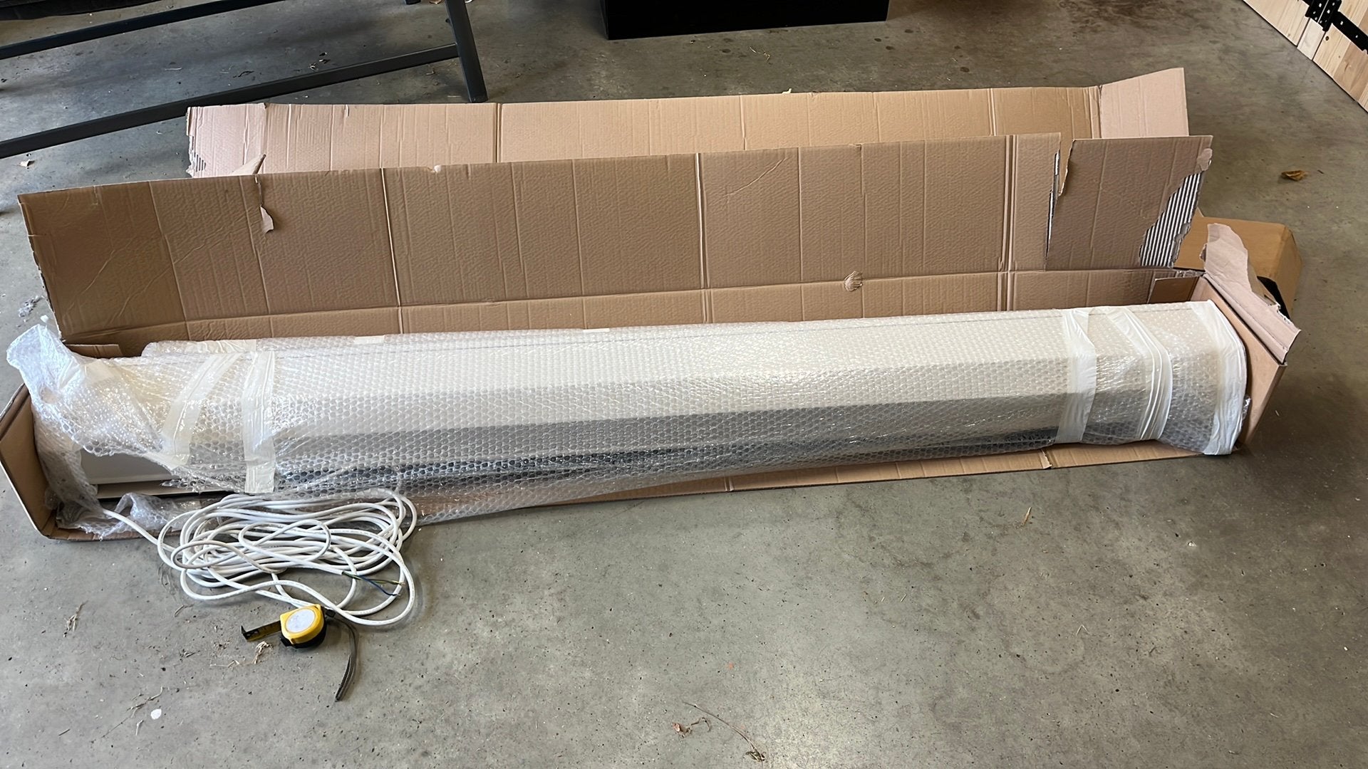 Electrisch rolluik, Doe-het-zelf en Verbouw, Rolluiken, Ophalen, Wit, 150 tot 200 cm, Nieuw