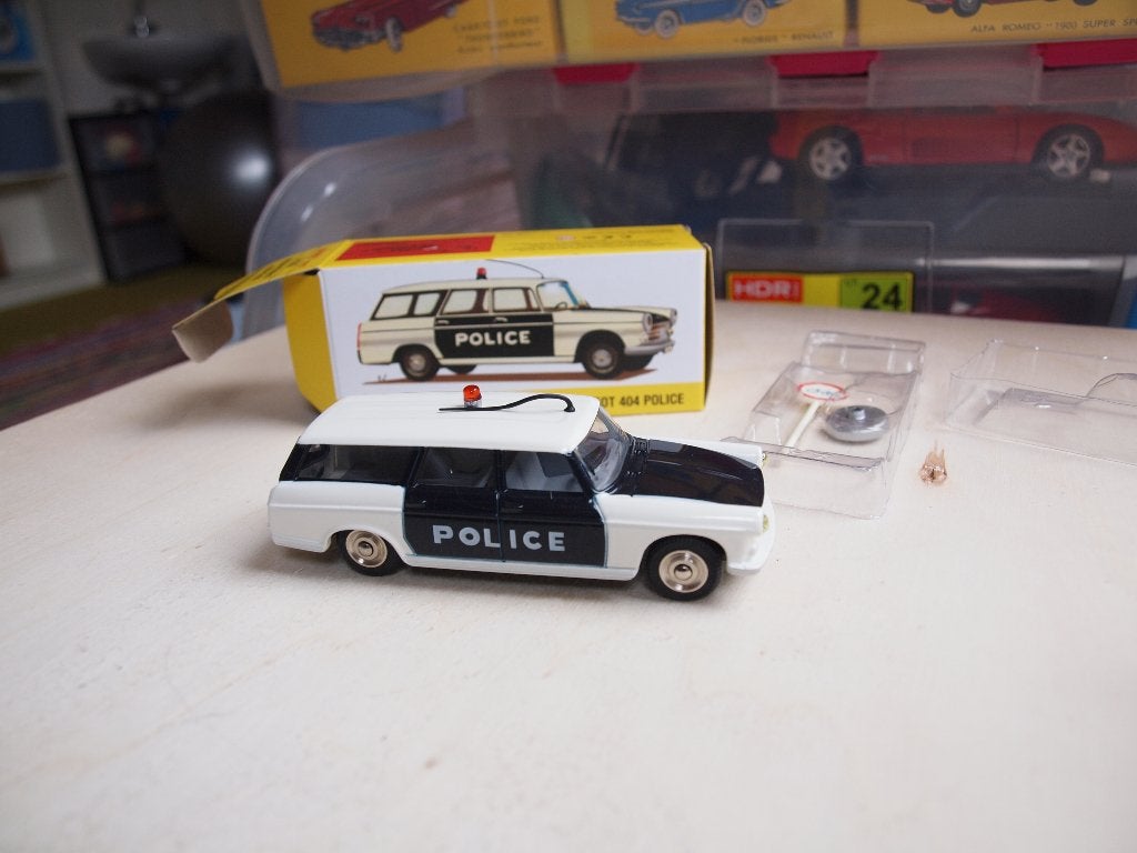 DINKY TOYS PEUGEOT 404 POLICE ATLAS EDITIE, Hobby en Vrije tijd, Ophalen of Verzenden, Nieuw, Auto, Dinky Toys