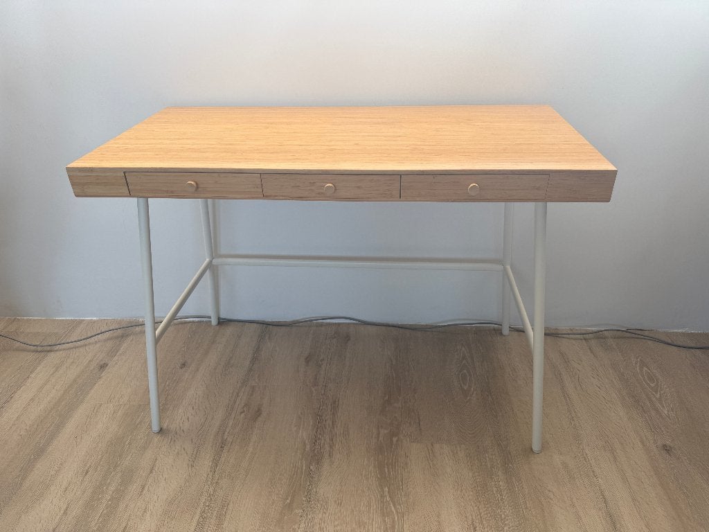 IKEA LILLÅSEN bureau te koop aangeboden, Ophalen, Scandinavisch, Hout, Zo goed als nieuw