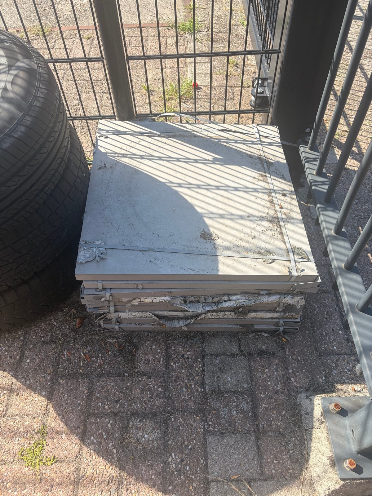 Tegels voor in de tuin gratis af te halen, Gebruikt, Vloertegels, Overige materialen, 40 tot 60 cm