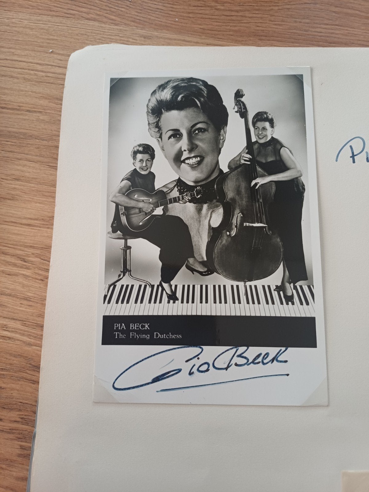 Gesigneerde foto Pia Beck - The Flying Dutchess, Ophalen of Verzenden, Gebruikt, Foto of Kaart, Gesigneerd