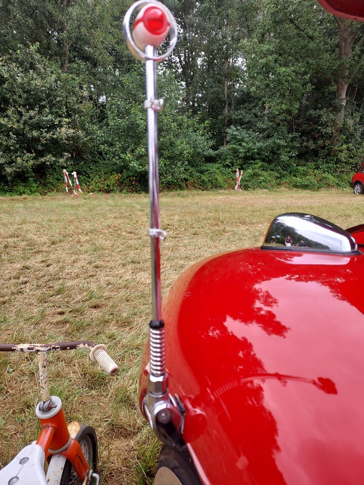 Gevraagd..puntvlaggetje voor een vw kever., Ophalen of Verzenden