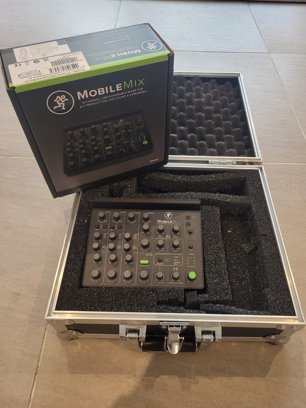 Mackie Mobilemix 8 in flightcase, Ophalen of Verzenden, Zo goed als nieuw, 5 tot 10 kanalen, Microfooningang