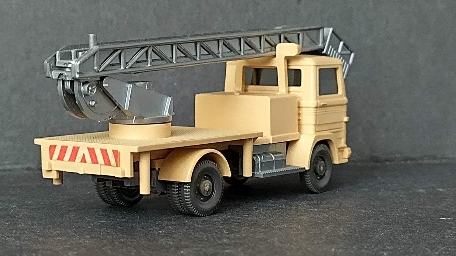 Mercedes Benz LP 608 Hoogwerker 1:87 H0 Wiking Pol, Hobby en Vrije tijd, Verzenden, Wiking, M, Zo goed als nieuw