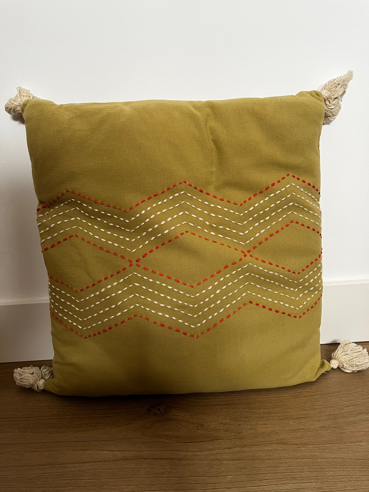 IKEA Kussen Lichtgroen met Oranje/Ecru Borduurwerk 50x50cm, Ophalen, Zo goed als nieuw, Groen, Vierkant