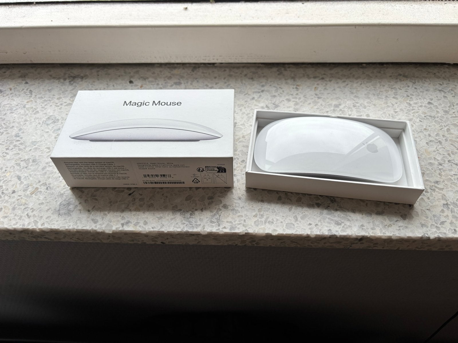 Apple Magic Mouse - Zo goed als nieuw, Ophalen, Rechtshandig, Muis, Zo goed als nieuw