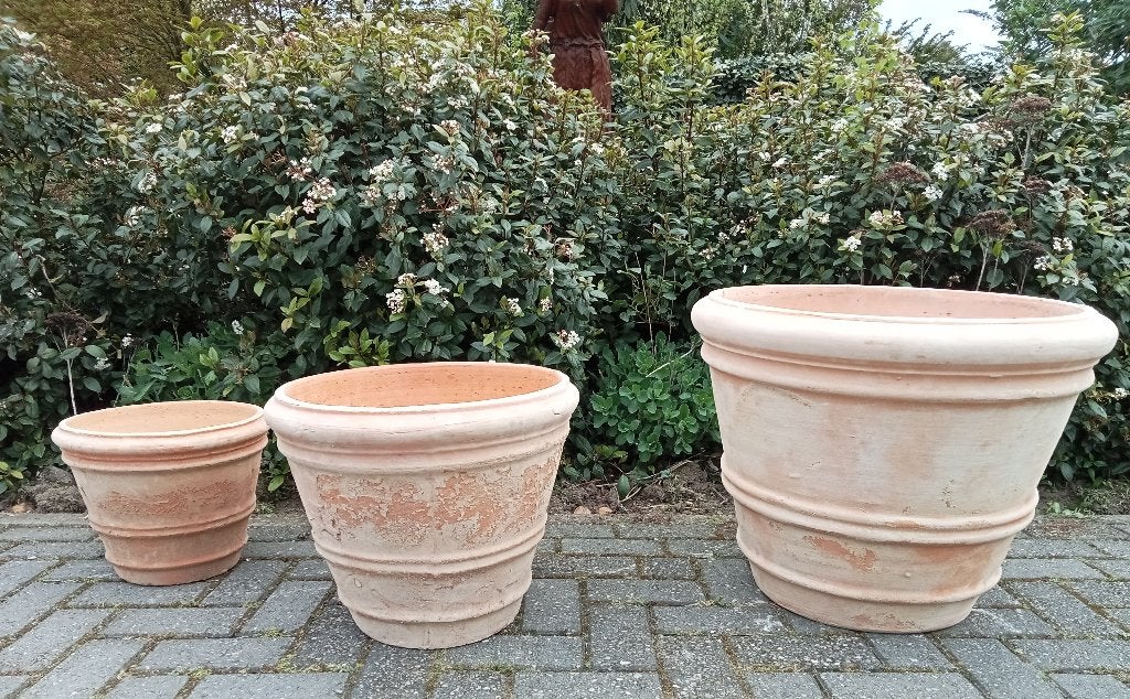 Mooie grote hardgebakken terracotta potten coni in 3 maten., Ophalen, 40 cm of meer, Rond, Nieuw