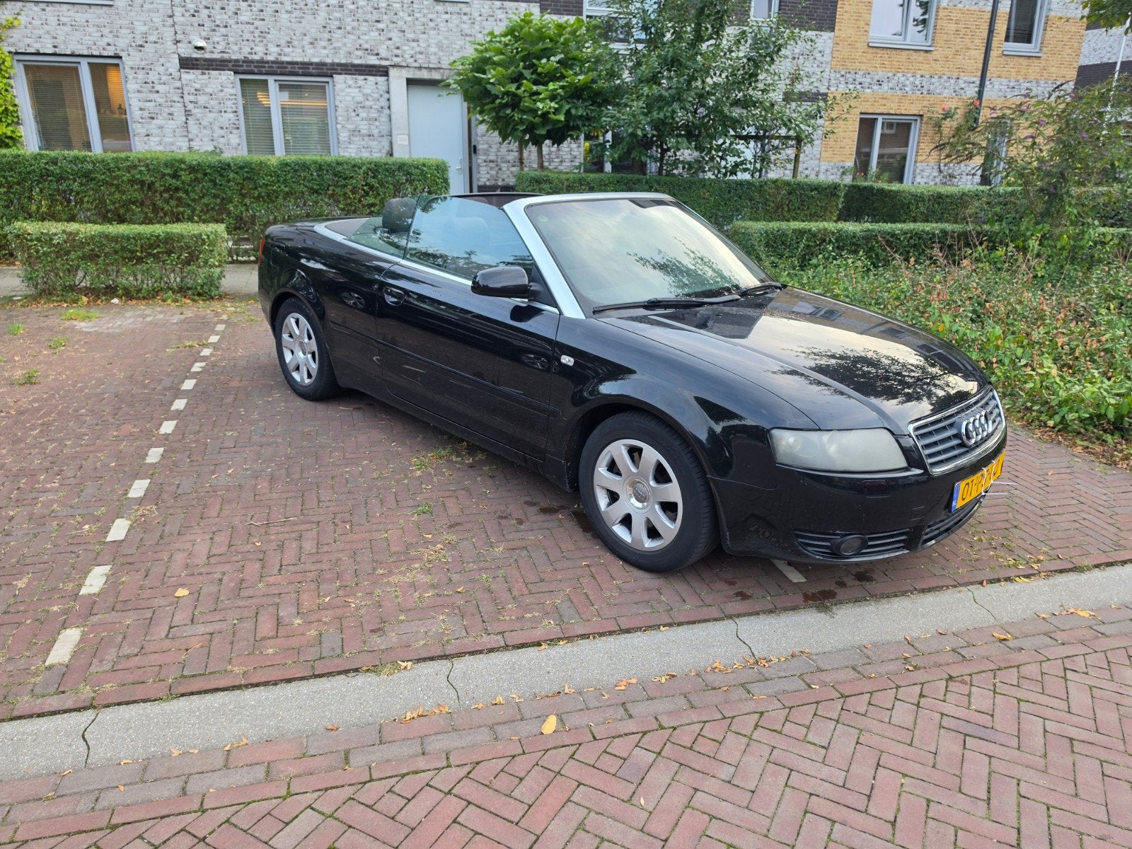 Audi A4 2.5 TDI V6 120KW Cabrio AUT 2004 Airco Electr Pakket, Stof, Cabriolet, 4 stoelen, A4