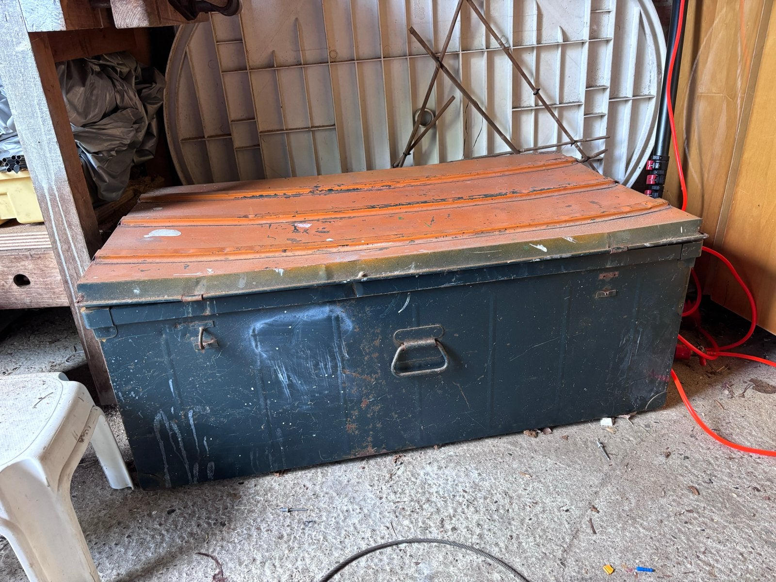 Vintage metalen kist - Opbergkist - Legerkist, Ophalen, Gebruikt, Metaal, 100 tot 150 cm