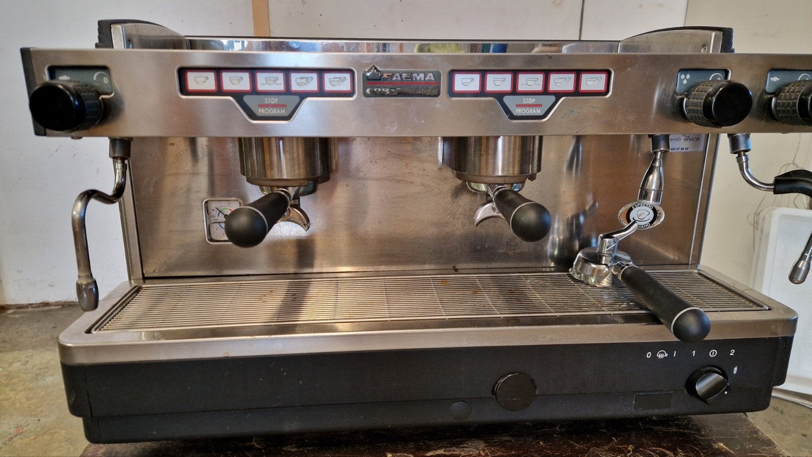 Faema President E98 2 groeps 230V espressomachine, Gebruikt, Espresso apparaat, 10 kopjes of meer, Koffiebonen