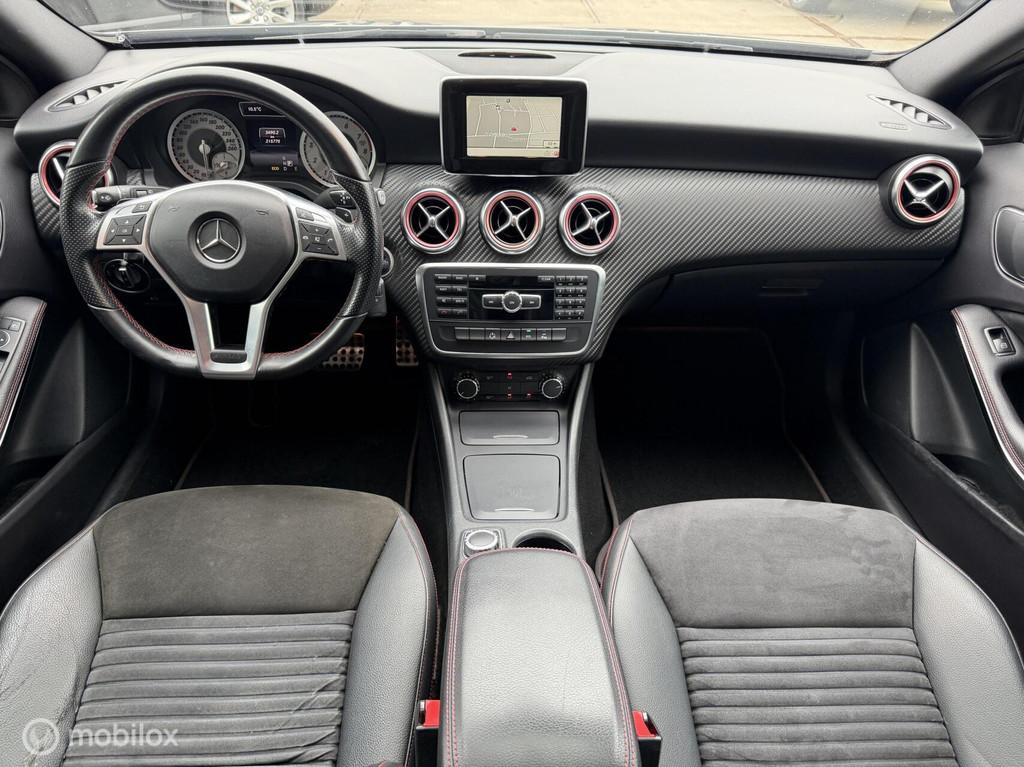 Mercedes A-klasse 180 AMG PAKKET / PANO / SPORTINTER / NL-AU, Gebruikt, 4 cilinders, 122 pk, 19 km/l