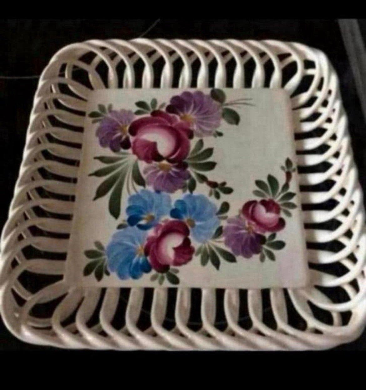 Brocante Handbeschilderd (Bonbon) Schaal , gesigneerd, Ophalen of Verzenden