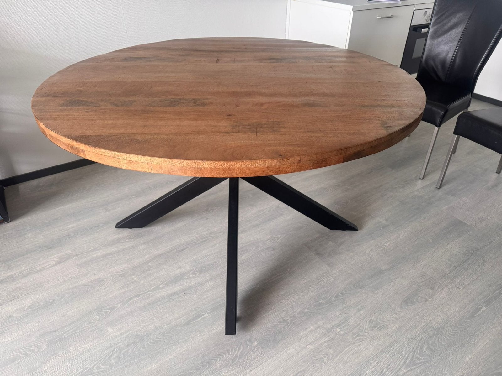 Ronde tafel Rico, Huis en Inrichting, Tafels | Eettafels, Ophalen, 100 tot 150 cm, Rond, Zo goed als nieuw