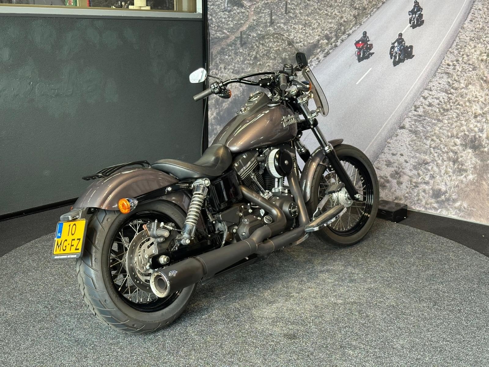 Harley-Davidson FXDB Street Bob 103 (bj 2016), Motoren, Laan van Vredenoord 33
2289 DA  RIJSWIJK, NL, Bedrijf, Overig, Sales@harleydavidsonrotterdam.nl