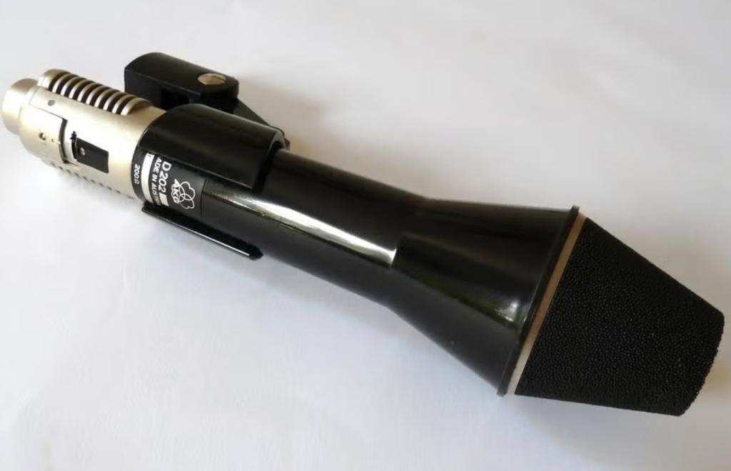 Akg d202 es The Sound Rocket, Muziek en Instrumenten, Microfoons, Ophalen of Verzenden, Zo goed als nieuw, Studiomicrofoon