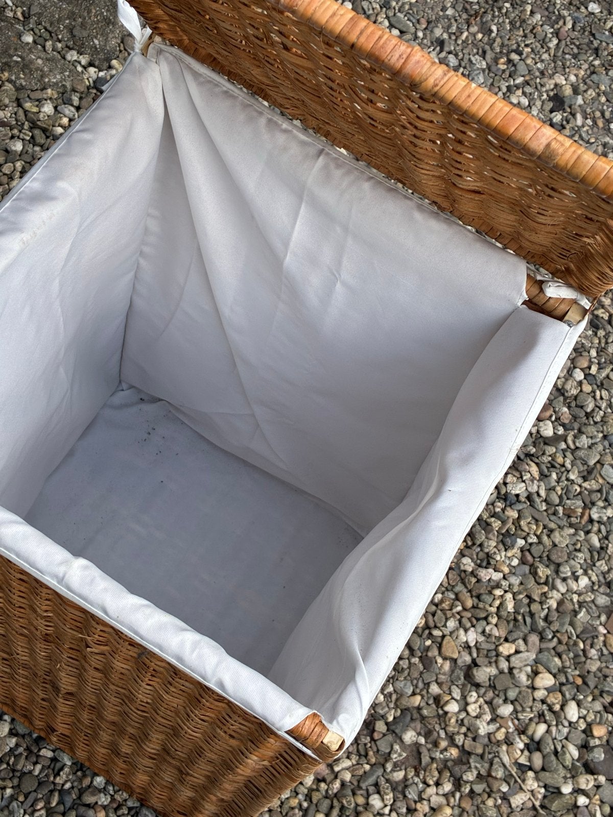 Wicker wasmand met deksel en uitneembare voering, Ophalen, Gebruikt, Landelijk, Natuurlijk materiaal