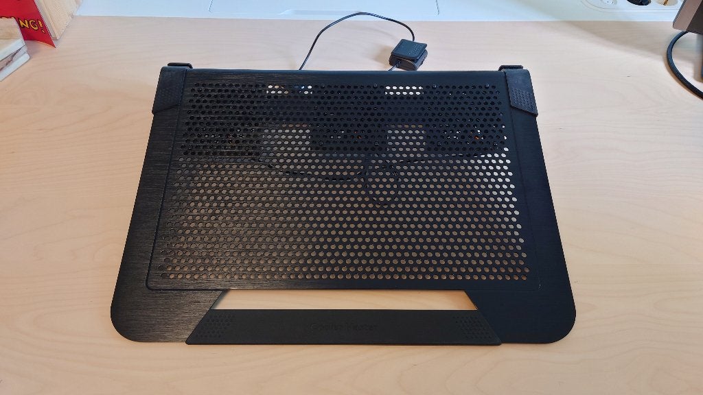 Cooler Master Notepal U3 Plus laptophouder met ventilatoren, Ophalen, Zo goed als nieuw, Cooler Master