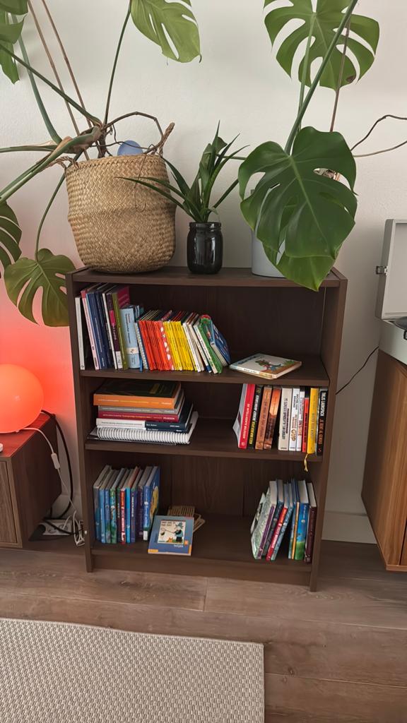 Billy IKEA Boekenkast - Bruin, 3 planken, Ophalen, Met plank(en), Gebruikt, 100 tot 150 cm