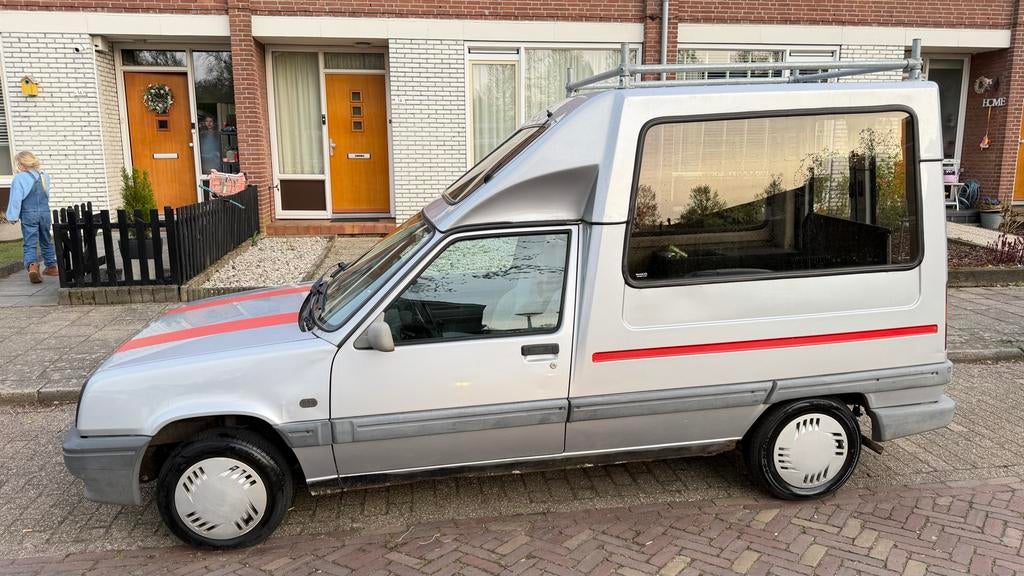 Renault paus mobiel foodtruck koffiekar of iets dergelijks!, Overige modellen, 1070 kg, Origineel Nederlands, Stationwagon
