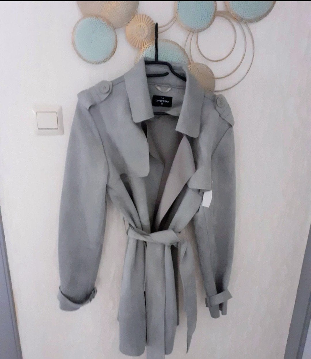 Trenchcoat nieuw met kaartje, Maat 42/44 (L), Nieuw, Ophalen of Verzenden, Grijs