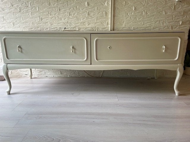 Queen Anne stijl dressoir, Ophalen