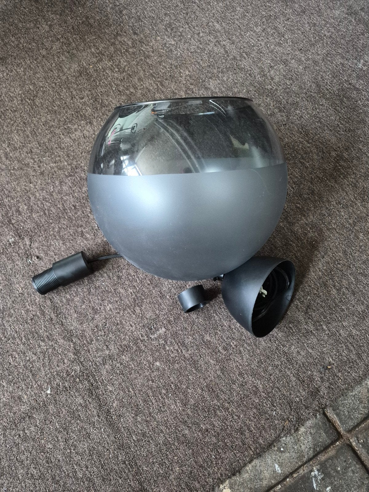 Mooie zwarte hanglamp met glazen kap, Ophalen, E27 (groot), Zo goed als nieuw, Glas