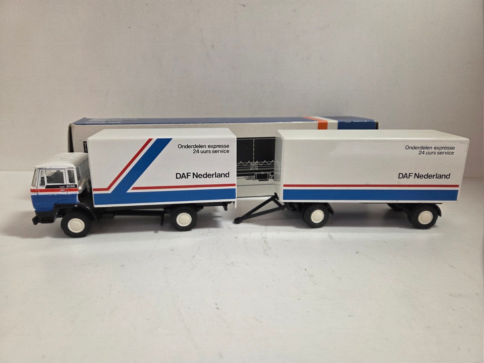 Lion Toys DAF 2100 combi DAF demo, Hobby en Vrije tijd, Modelauto's | 1:50, ., Ophalen of Verzenden, Zo goed als nieuw, .