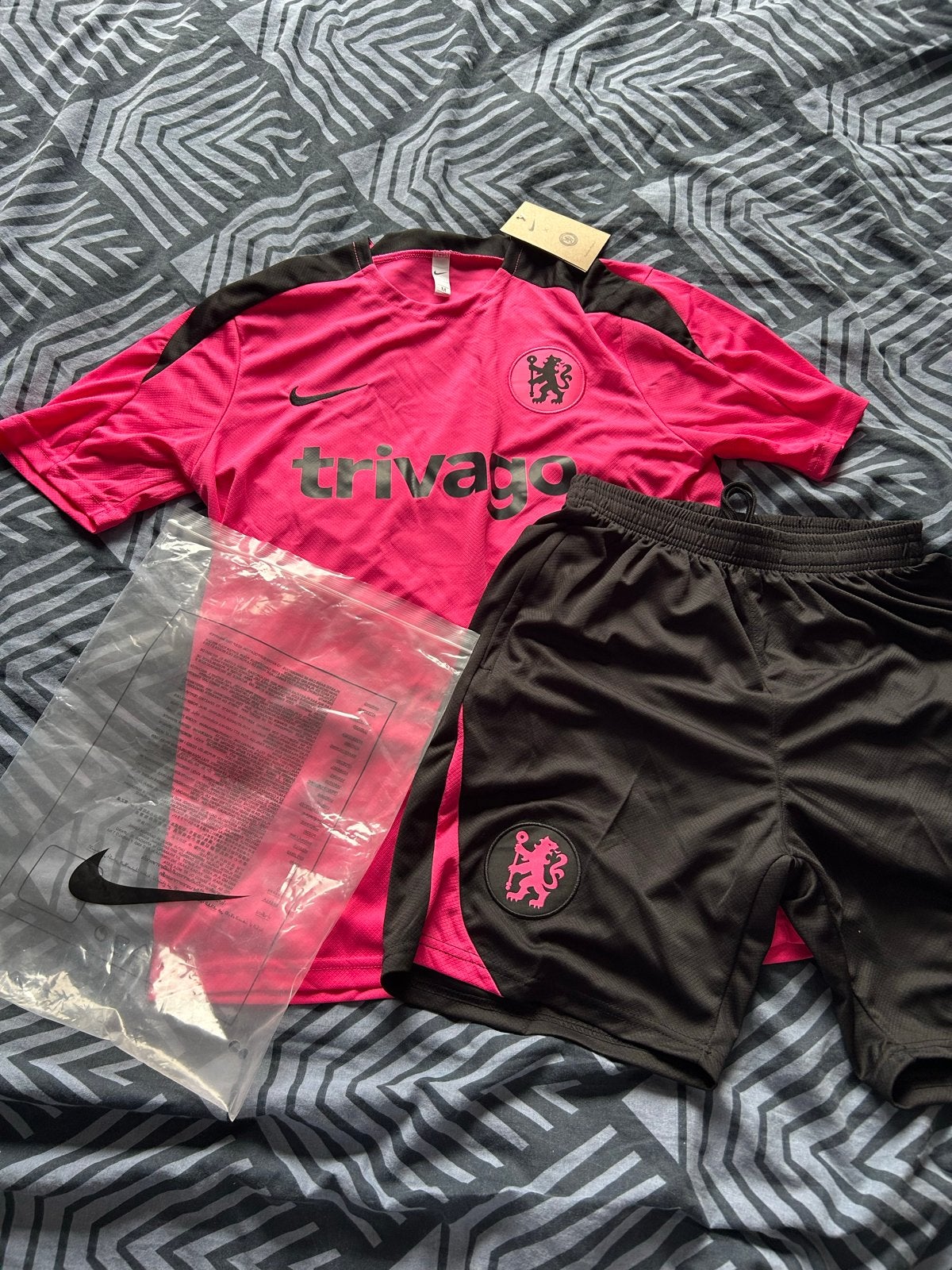 Chelsea FC Trainingsset Roze/Zwart - Maat M, Nieuw, Voetbal, Meerkleurig, Verzenden