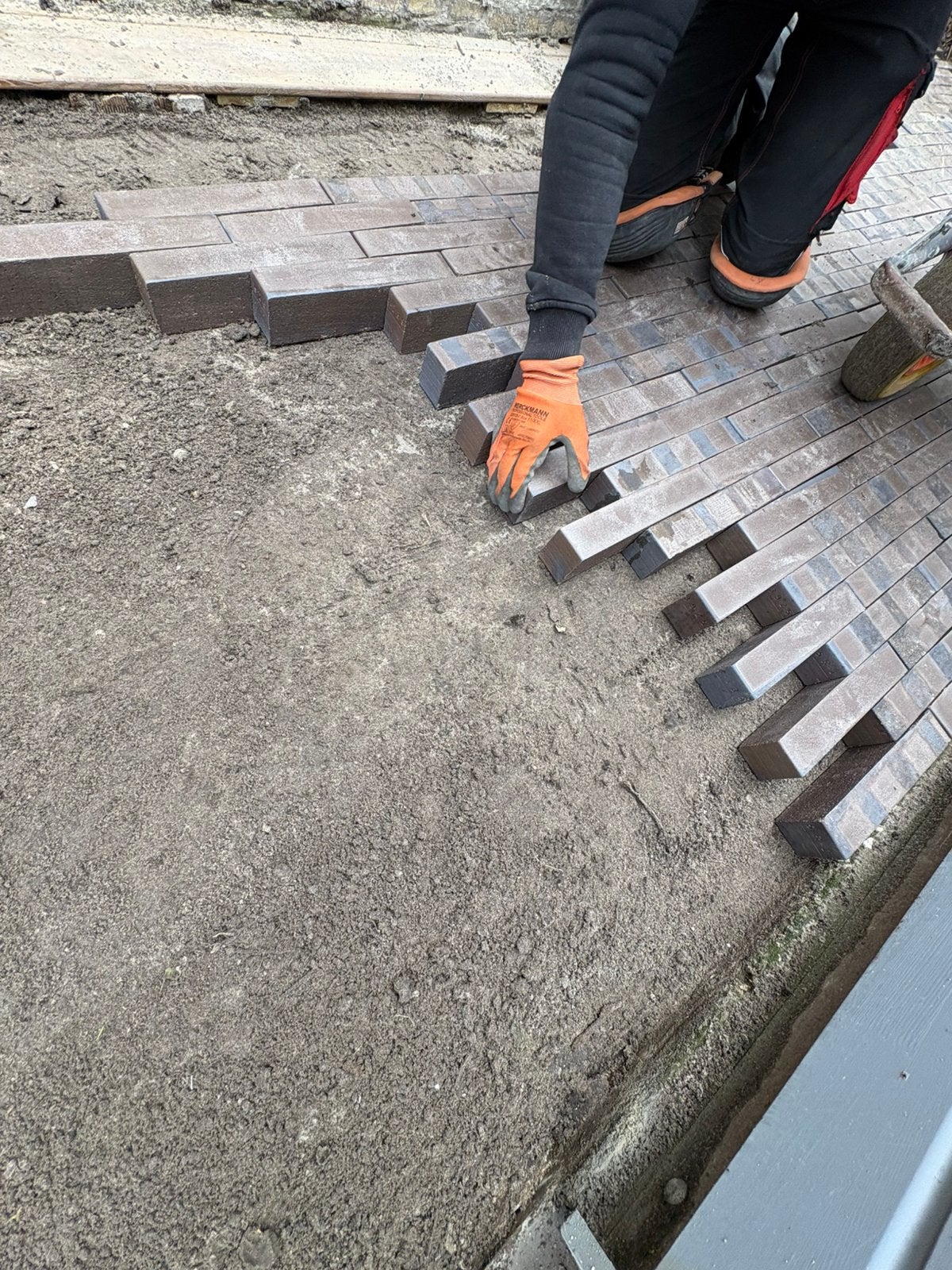 Stratenmaker aangeboden sneek en omgeving, Ophalen, Zo goed als nieuw, 10 m² of meer, Beton