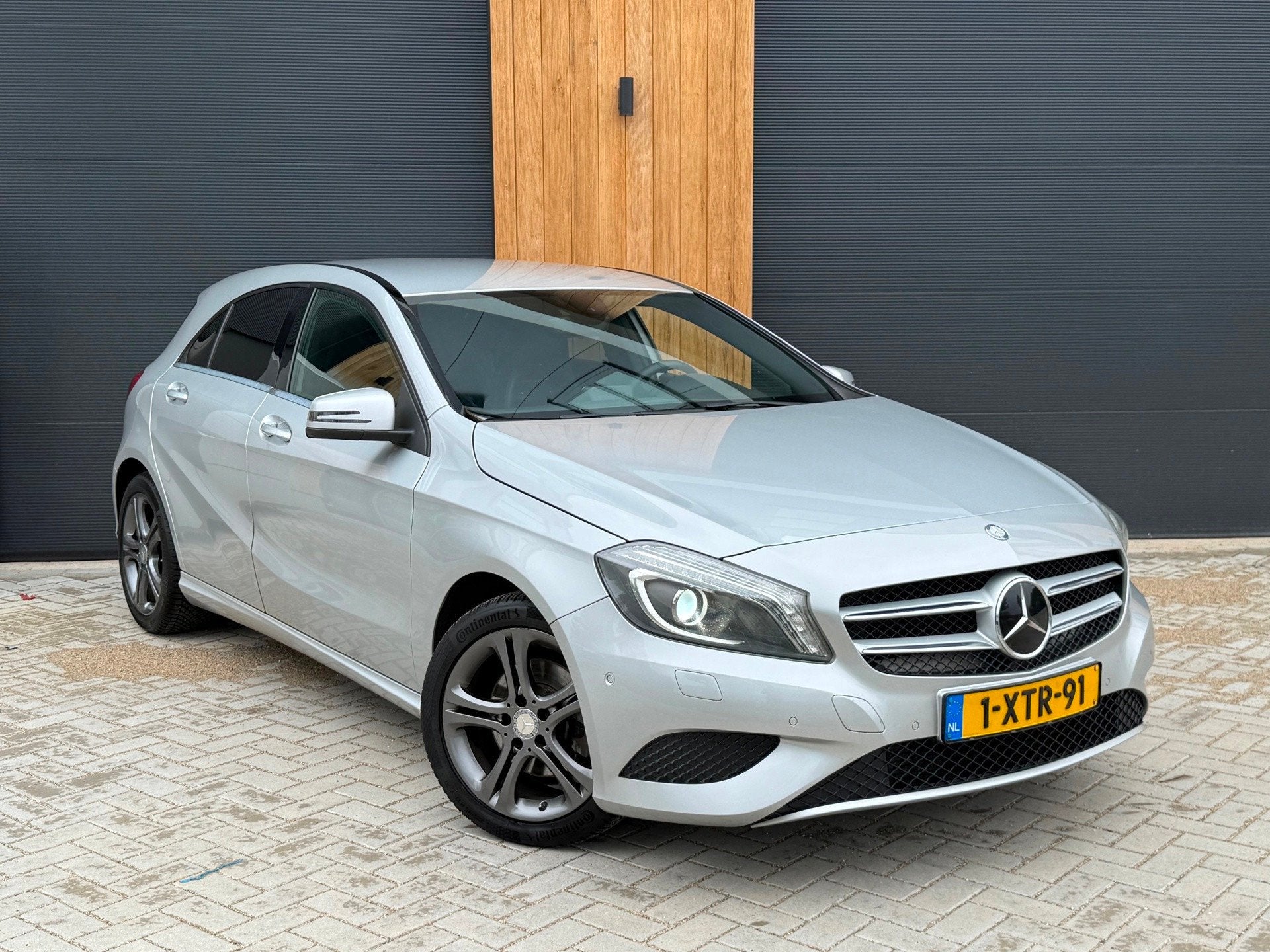 Mercedes-Benz A-klasse A180 Ambition (bj 2014) Euro6|Automaa, Auto's, Dealer onderhouden, Stof, Gebruikt, 4 cilinders
