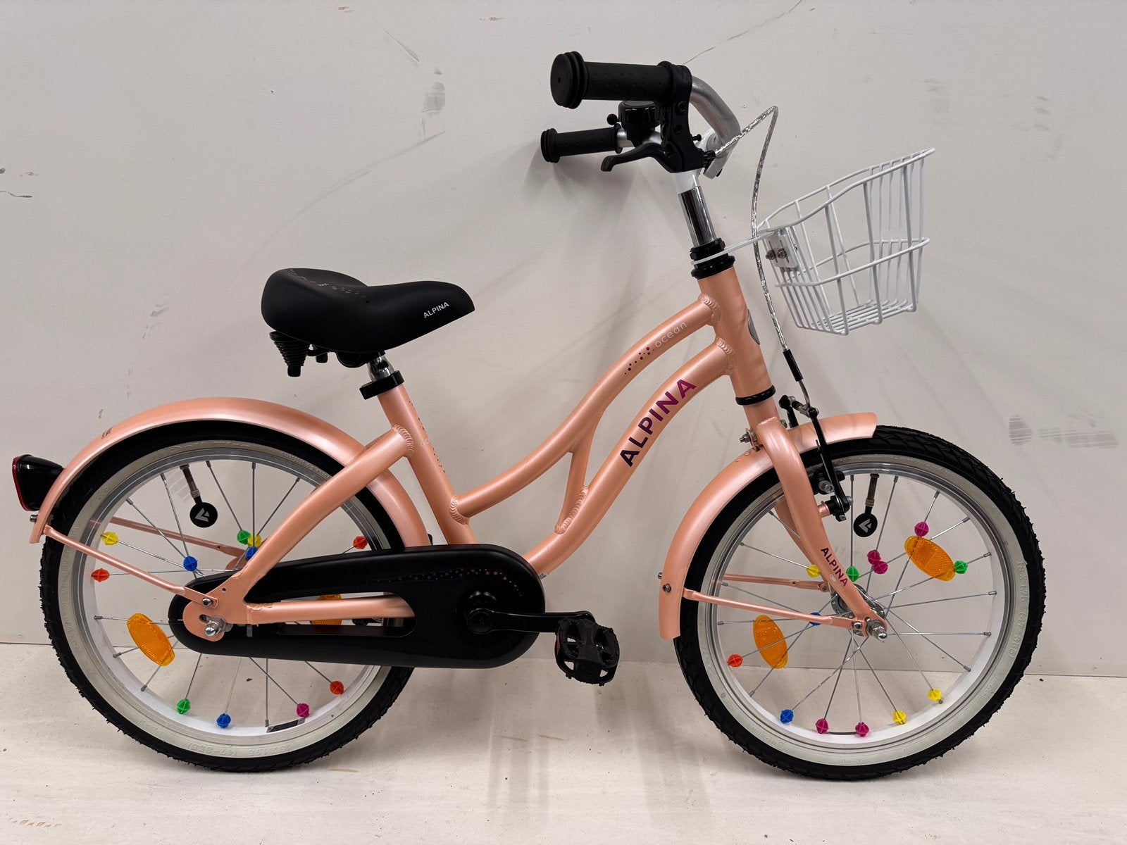 Alpina Ocean 18 inch meisjesfiets nieuwstaat met mandje, Ophalen, Terugtraprem, 18 inch, Handrem
