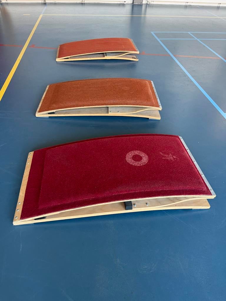 Nog twee springplanken te koop, Ophalen, Gebruikt, Overige kleuren, Materiaal
