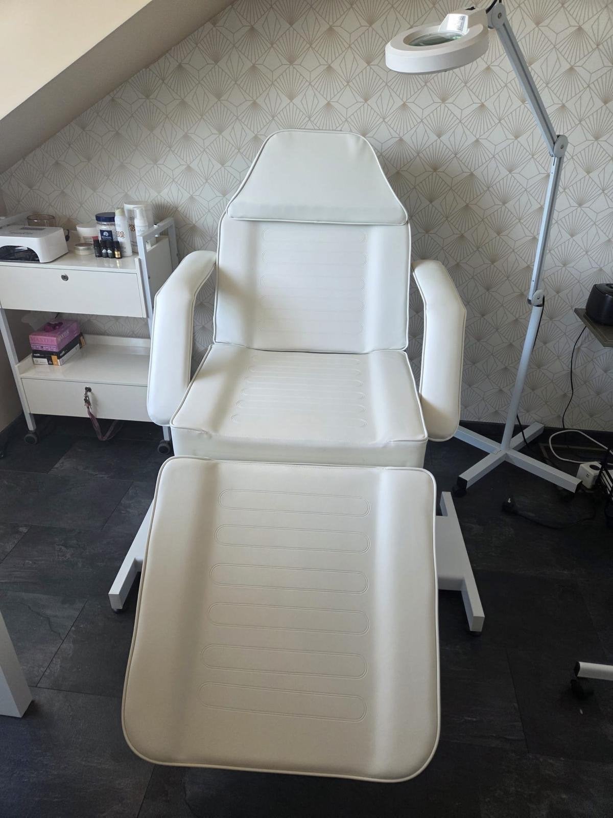 Luxe behandelstoel / beauty stoel