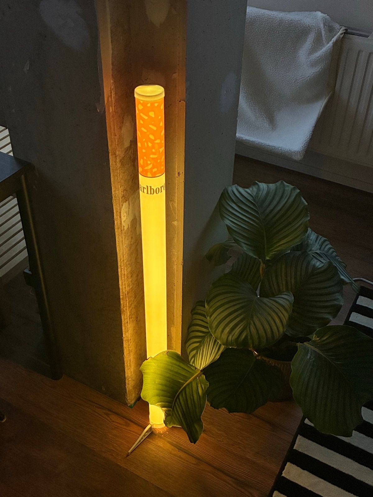 Marlboro lamp, Huis en Inrichting, Ophalen, Nieuw, Kunststof, 100 tot 150 cm