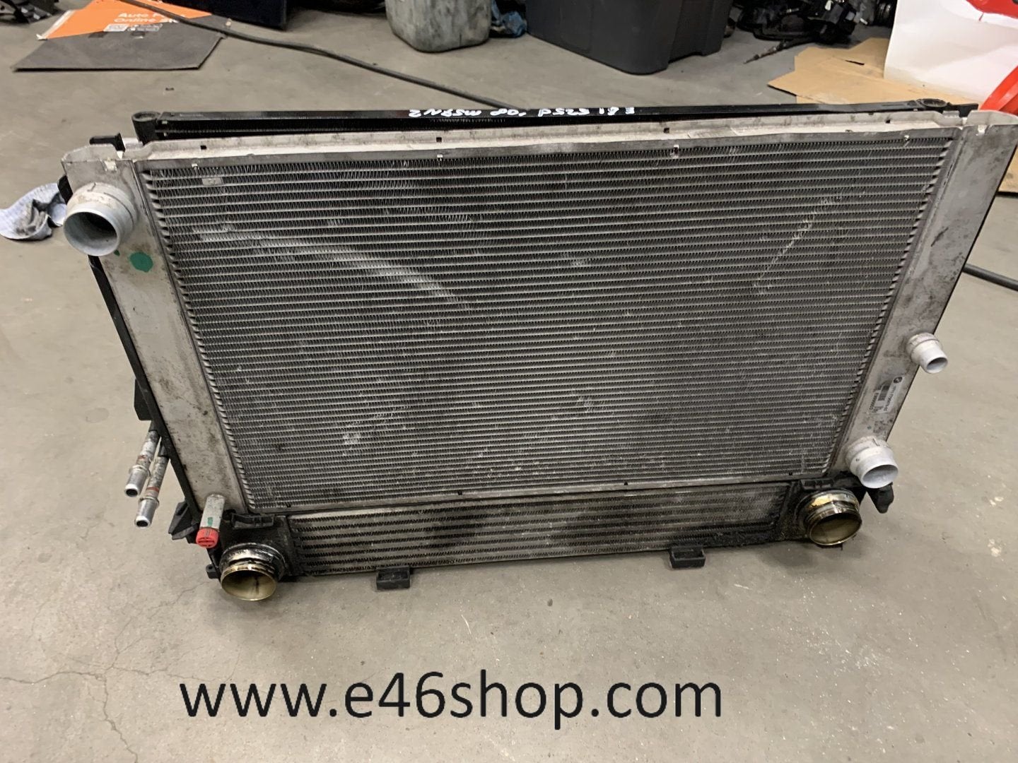 RADIATEUR COMPLEET KOELPAKKET BMW E60 E61 525D 2008, Gebruikt, -, -, Ophalen of Verzenden