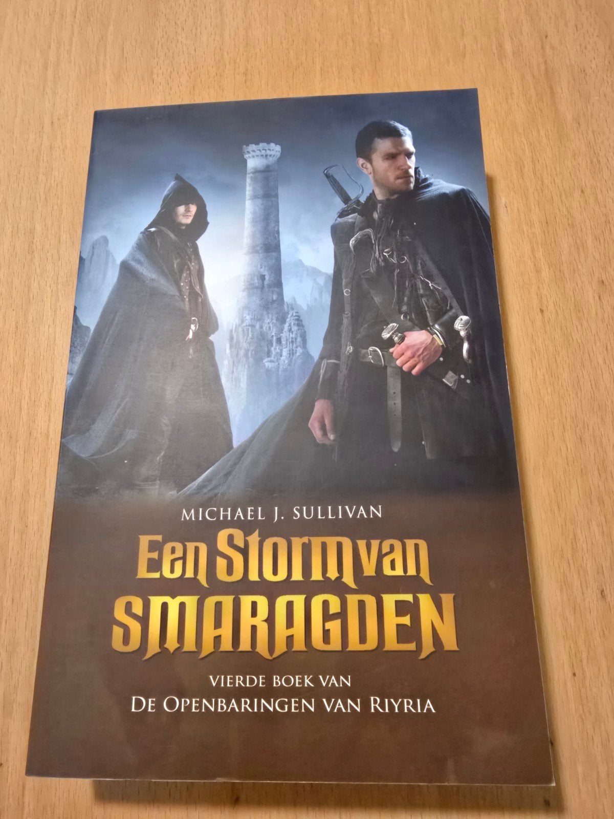 Michael J. Sullivan - Een Storm van Smaragden - Riyria 4, Ophalen of Verzenden, Zo goed als nieuw