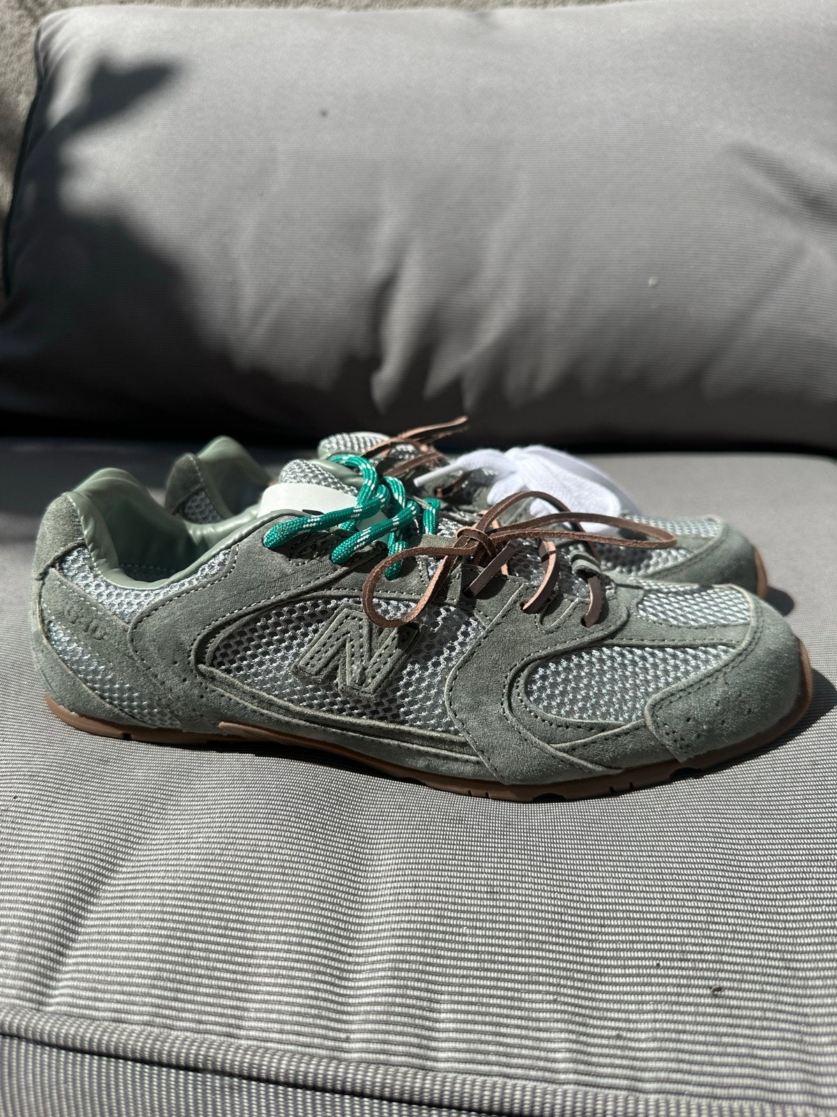 Miu Miu x New Balance sneakers - Nieuw en ongedragen, Kleding | Dames, Schoenen, Verzenden, Nieuw, Groen, Sneakers of Gympen