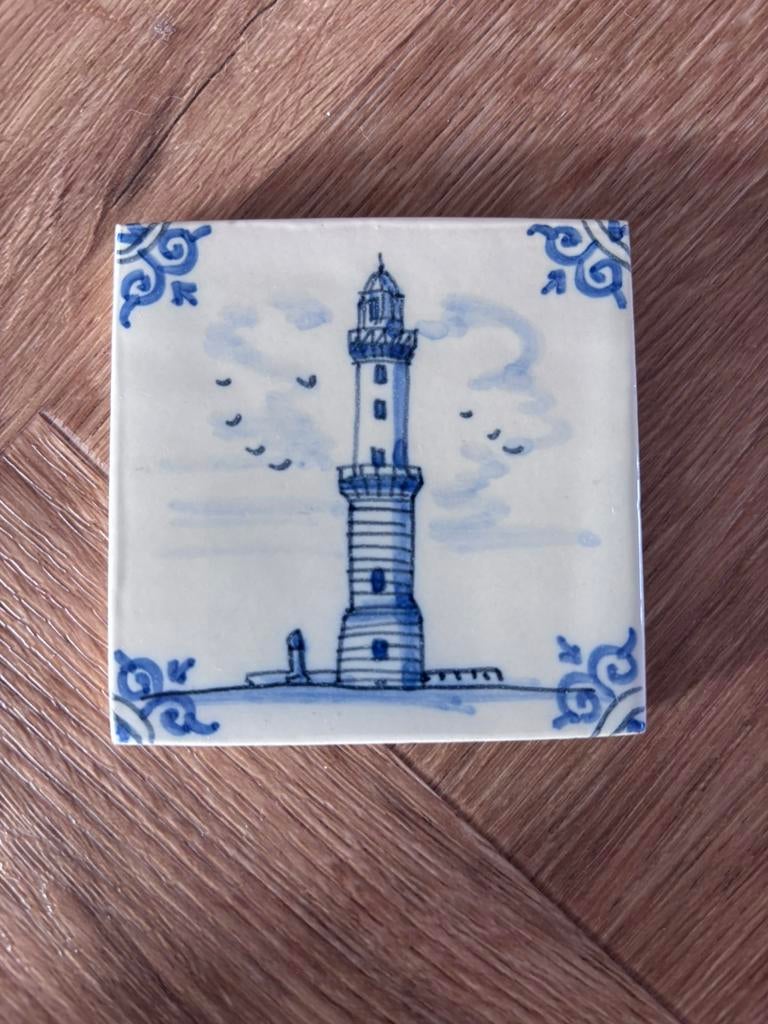 Handgeschilderd tegeltje Harlinger aardewerk en tegelfabriek, Ophalen of Verzenden