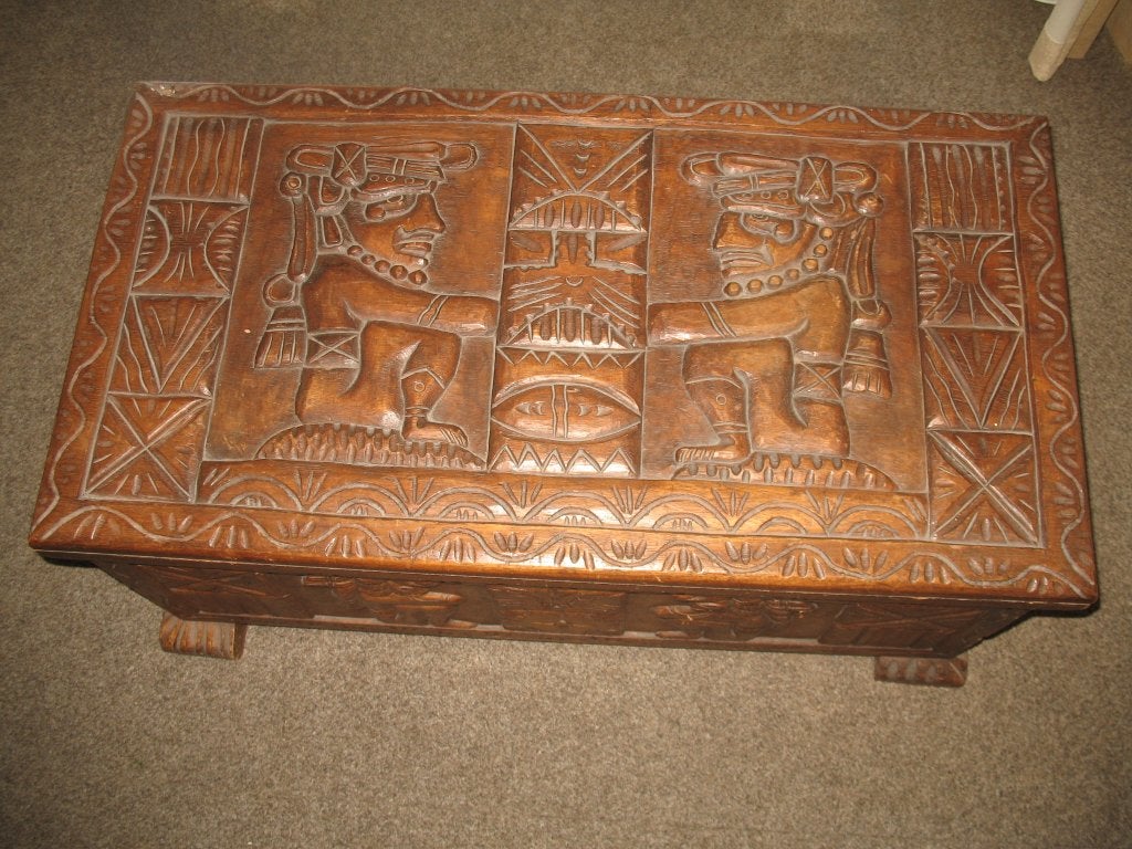 Houten Dekenkist Koloniaal Maya/Azteekse Houtsnijwerk Antiek, Huis en Inrichting, Ophalen, 50 – 75, 100 tot 150 cm, Zo goed als nieuw