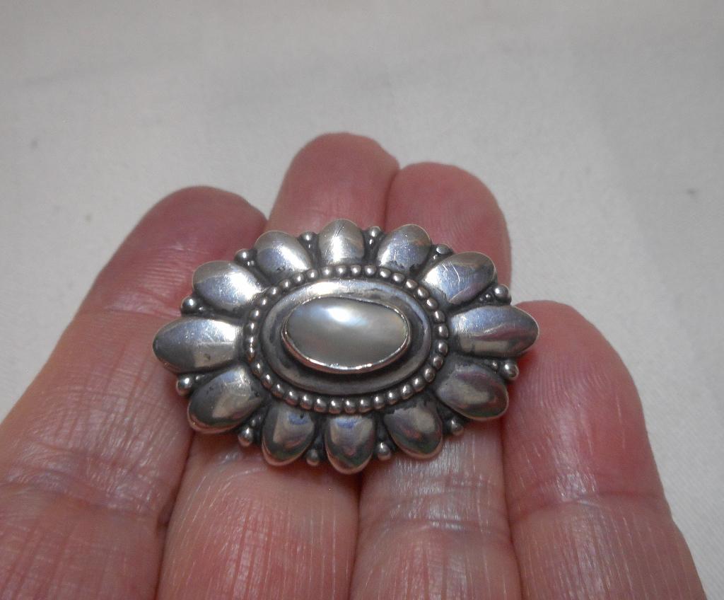 Zilveren antiek broche met parel nr.946, Verzenden, Minder dan 4 cm, Zo goed als nieuw, Met parel