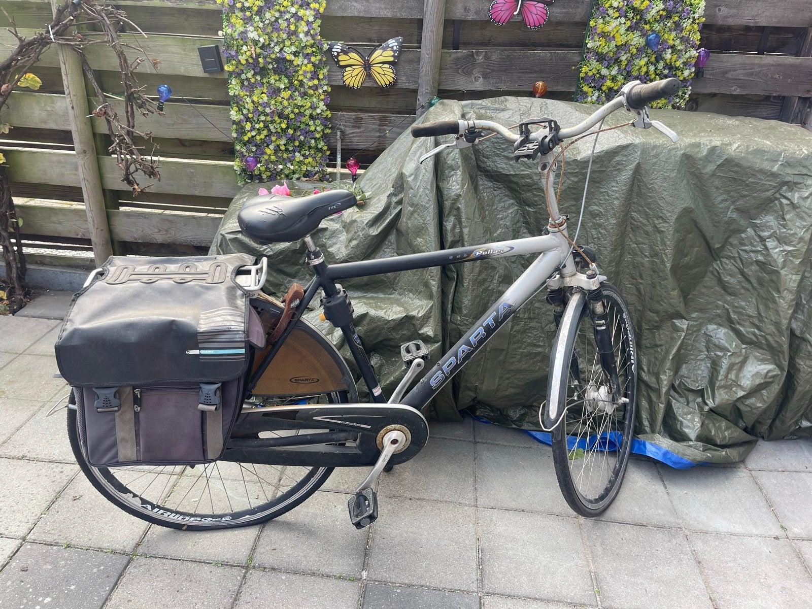 Sparta fiets met fietstassen - Gebruikt, Ophalen, Sparta, Velgrem, Versnellingen