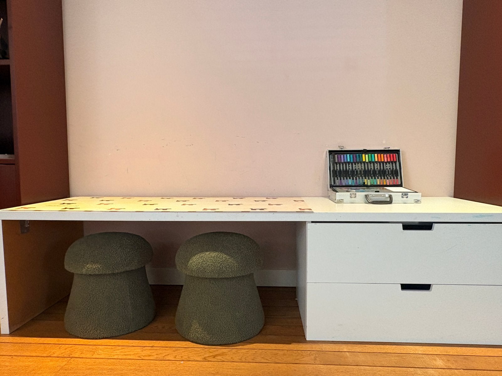 Kinderbureau / Knutseltafel met 2 lades, Ophalen, Gebruikt