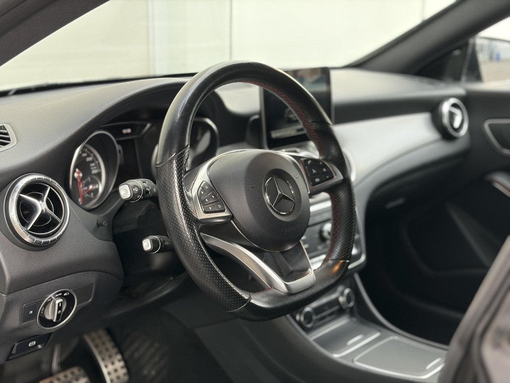 Mercedes-Benz CLA-klasse Shooting Brake 180 AMG Night Editio, CLA, 730 kg, Gebruikt, Euro 6