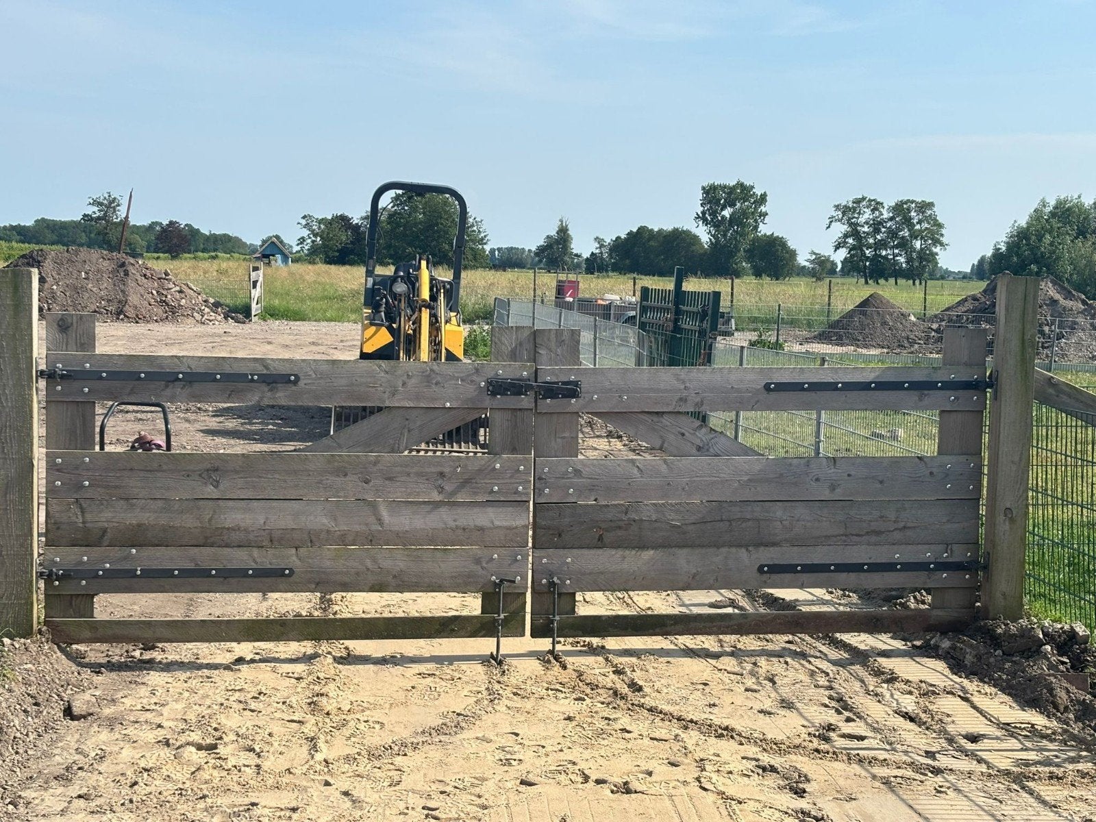 Robuuste houten poort voor erf of weide, Ophalen, Met poort, Gebruikt, Tuinhek